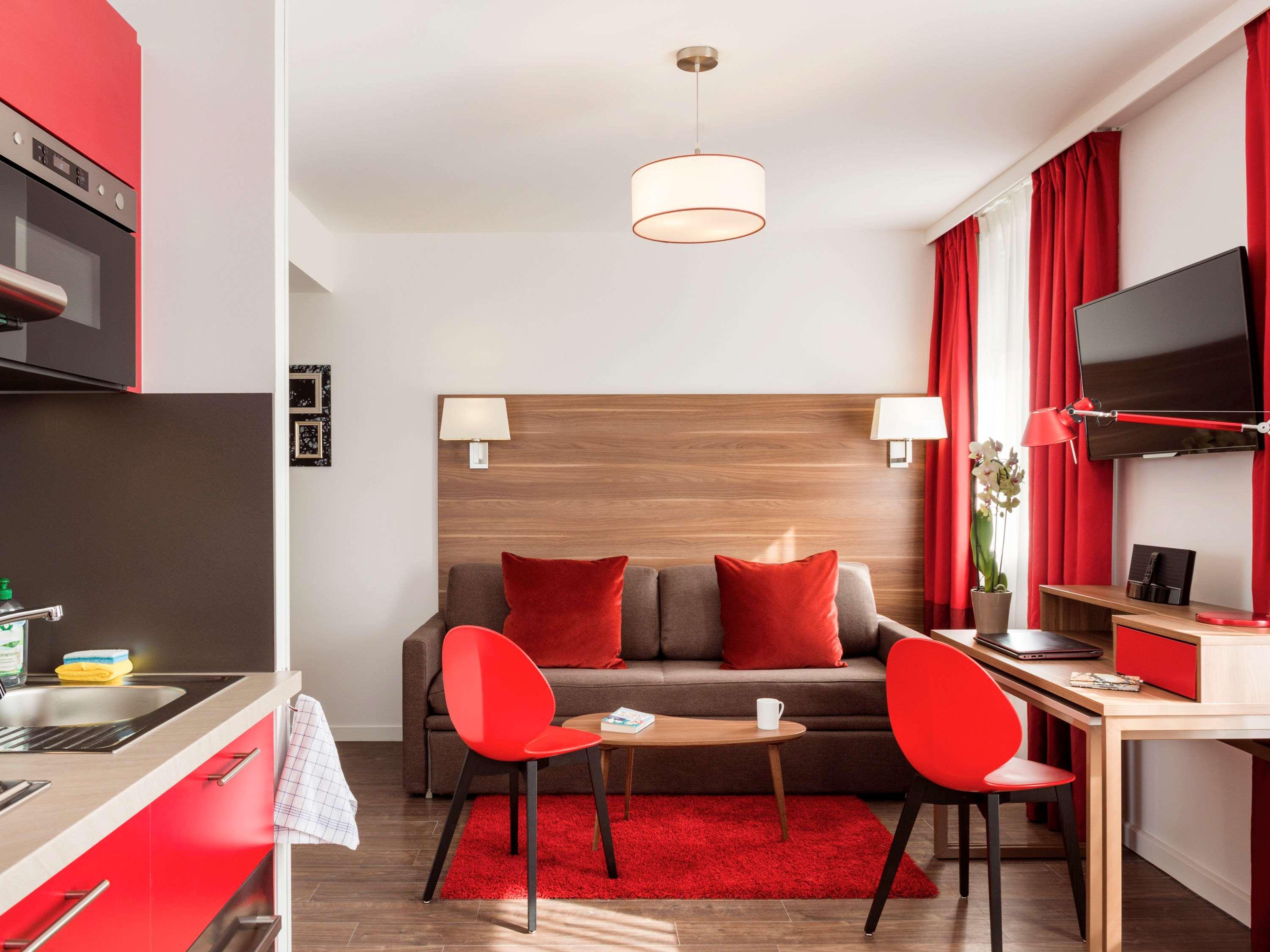Adagio La Defense Apartahotel 4*